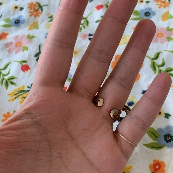 Pearl Flower Ring - Picture 2 of 4